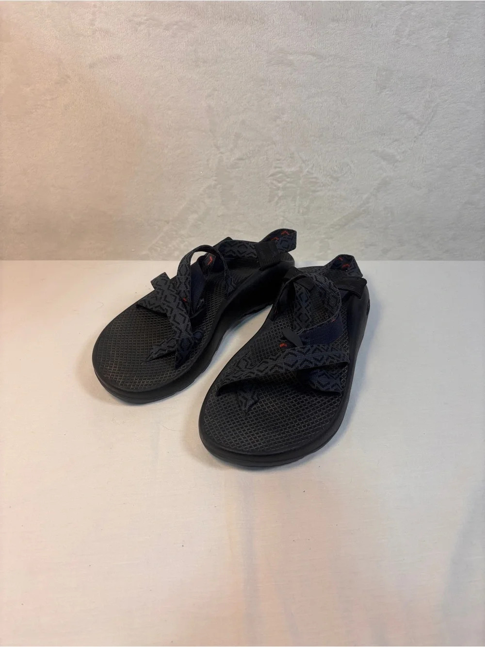 Chaco Z2 Classic Mens Size 10 Sandals Stepped Navy Marine Hiking Water Shoes